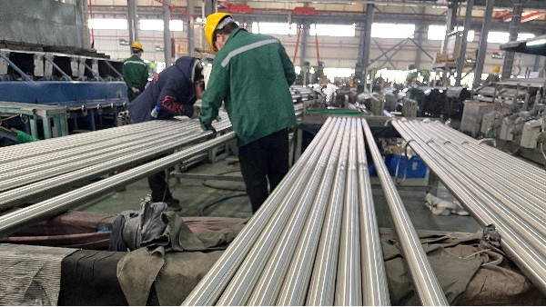 裝飾管的“表面文章”：從家居到建筑，如何兼顧美觀與耐久？